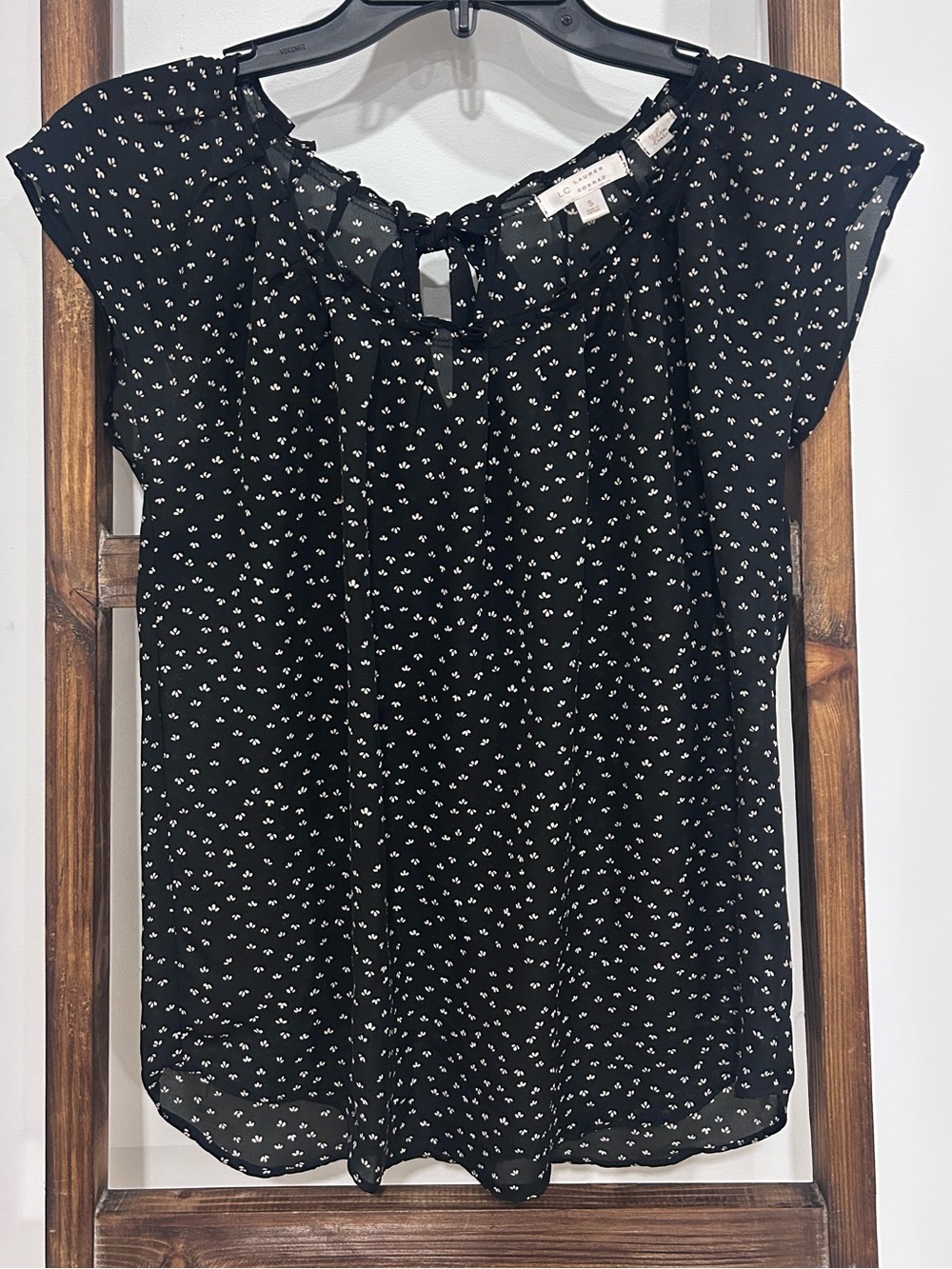 Lauren Conrad Black Floral Cap-Sleeve Blouse
